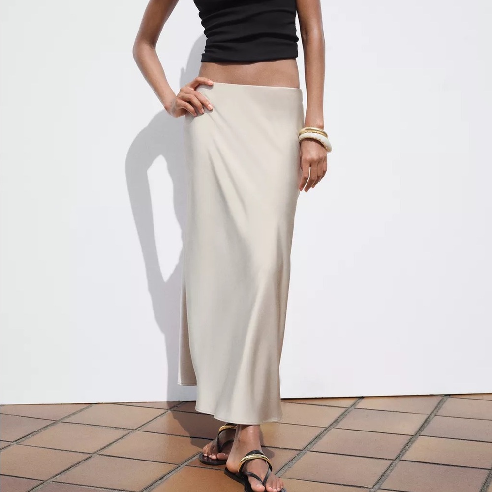ZARA SATIN EFFECT MIDI SKIRT SIZE XS